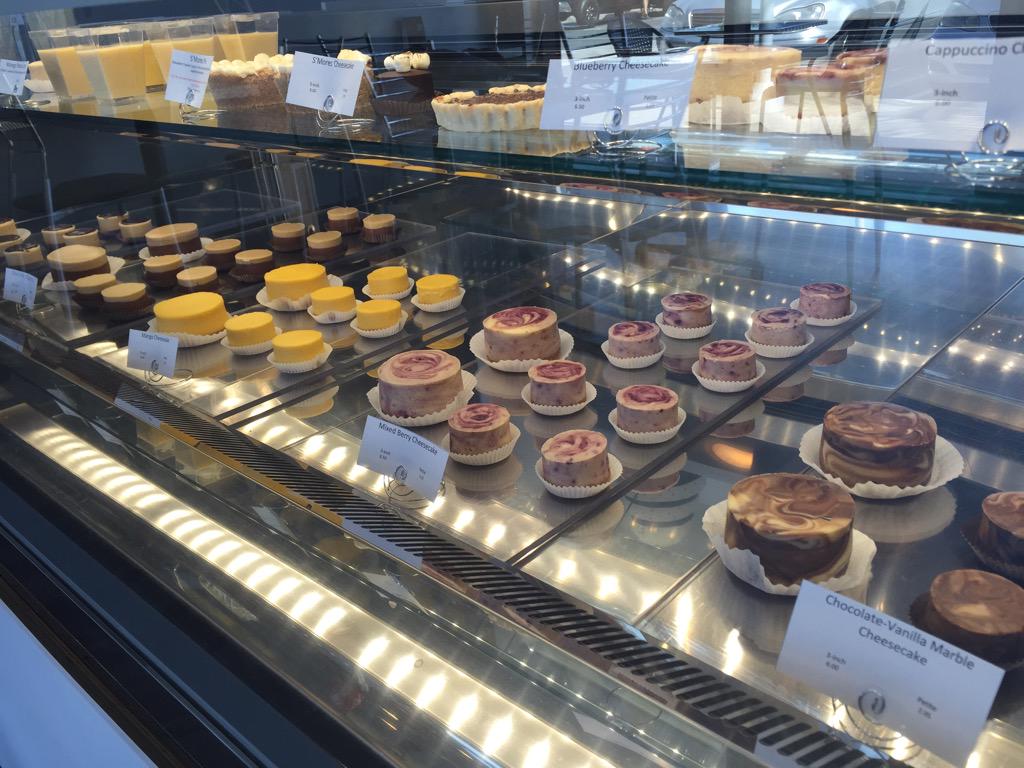 carolinepjo's tweet photo. So many choices! Cheesecake-y goodness @TheDessertLab #eatlocal #shoplocal #GoLocalWednesday http://t.co/eY5pMCDofo