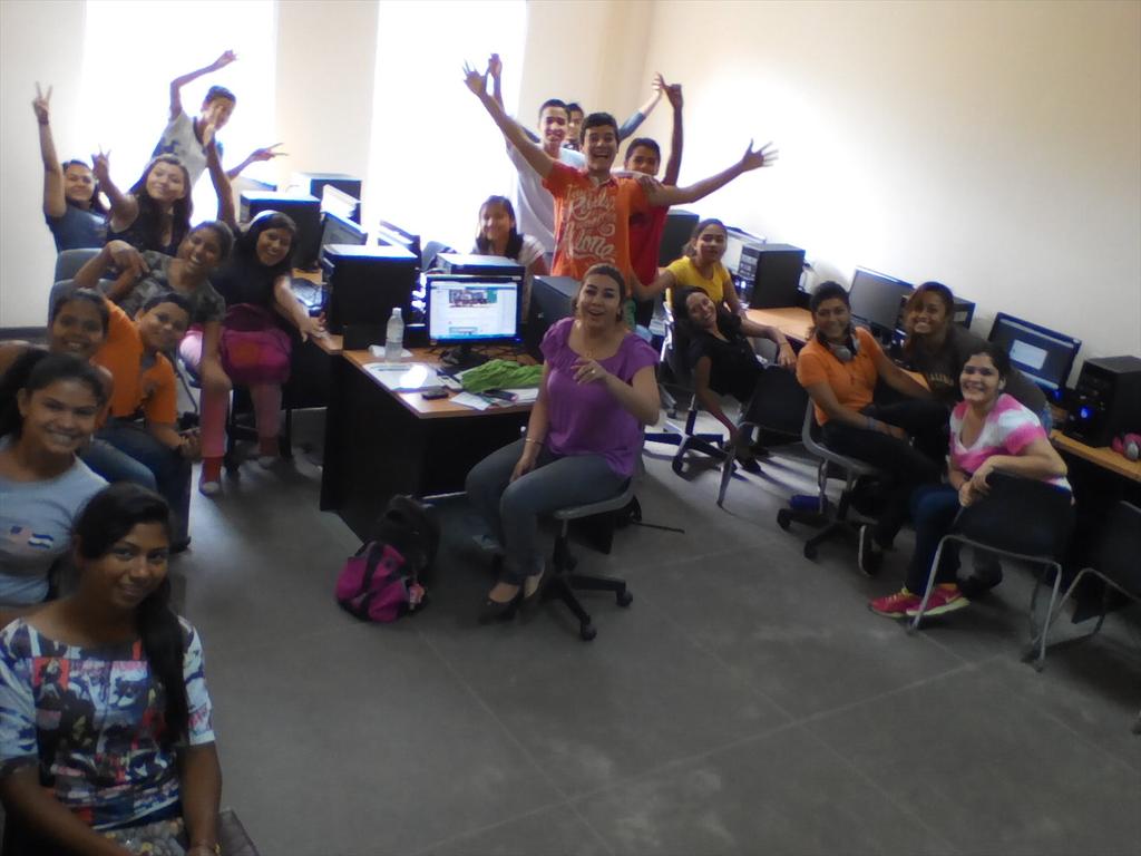 RiveraJorling's tweet photo. Last lab class in level six..
Great time together!!! @UlisesAlaniz87 @accessnicaragua @RiveraJorling http://t.co/qyjSyWJ9vT