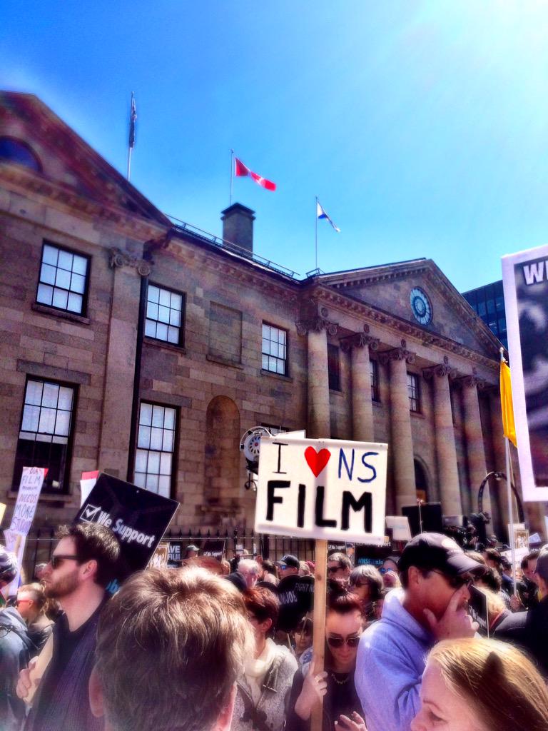 An inspiring & proud day for the Nova Scotia film community. Thousands march to save our #NSFilmTaxCredit #NSfilmjobs