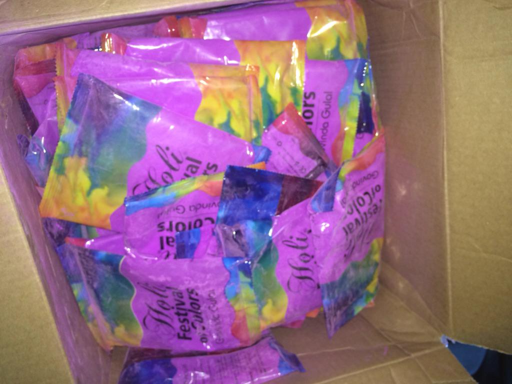 MadisonButler13's tweet photo. Prepping for color run tomorrow 2 kick off #PLAYDAY2015 wear white 2 go hard in the paint @UMHB_CampusRec @SO_UMHB http://t.co/e53yrFBi3l