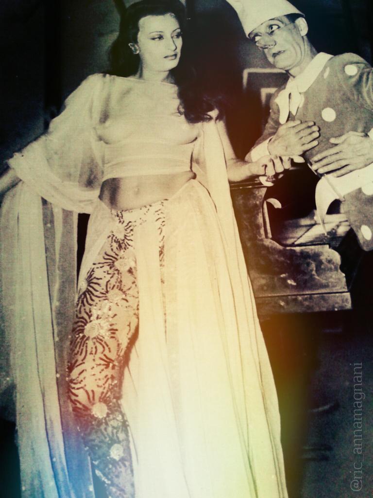 ric_annamagnani's tweet photo. #AnnaMagnani e #Totò sono Salomè e Pinocchio in "Con un palmo di naso" di #MicheleGaldieri, 1944. http://t.co/UTStjhJnU5