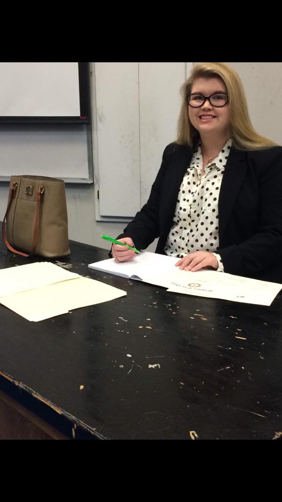 UMSigmaTauDelta's tweet image. Officers before and during the induction.  #EtaNu #SincerityTruthDesign #OleMiss