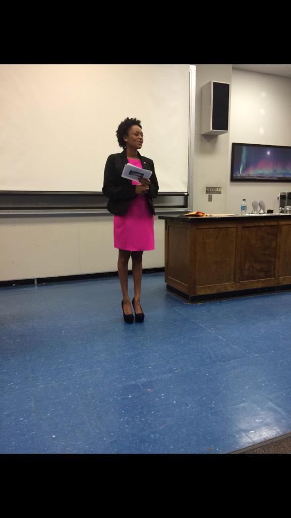 UMSigmaTauDelta's tweet image. Officers before and during the induction.  #EtaNu #SincerityTruthDesign #OleMiss