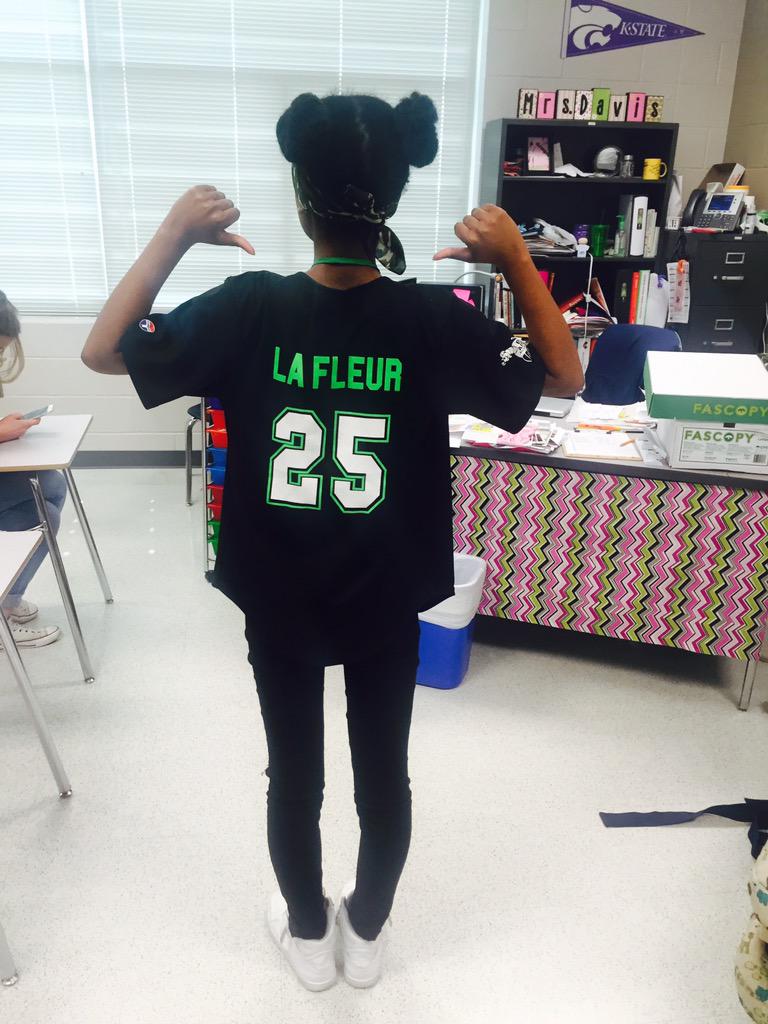 LRHSfashionclub's tweet photo. Meet Kaelyn Lafleur, co-president of Fashion Club. She's a junior who describes her style as #urban #boho #meetfc http://t.co/OVopLNZzUr