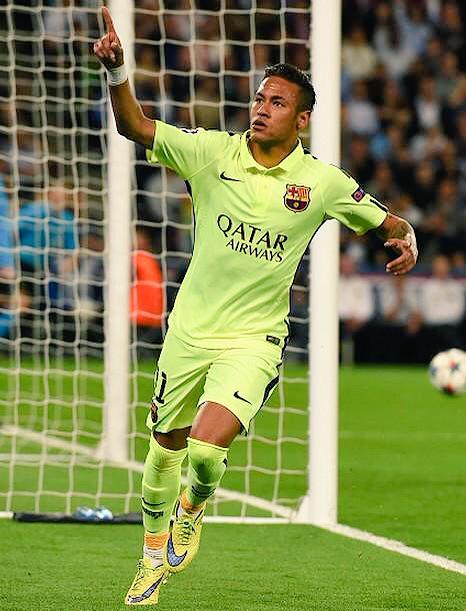 FPhotoed's tweet image. PSG 1-3 Barcelona // #UCL