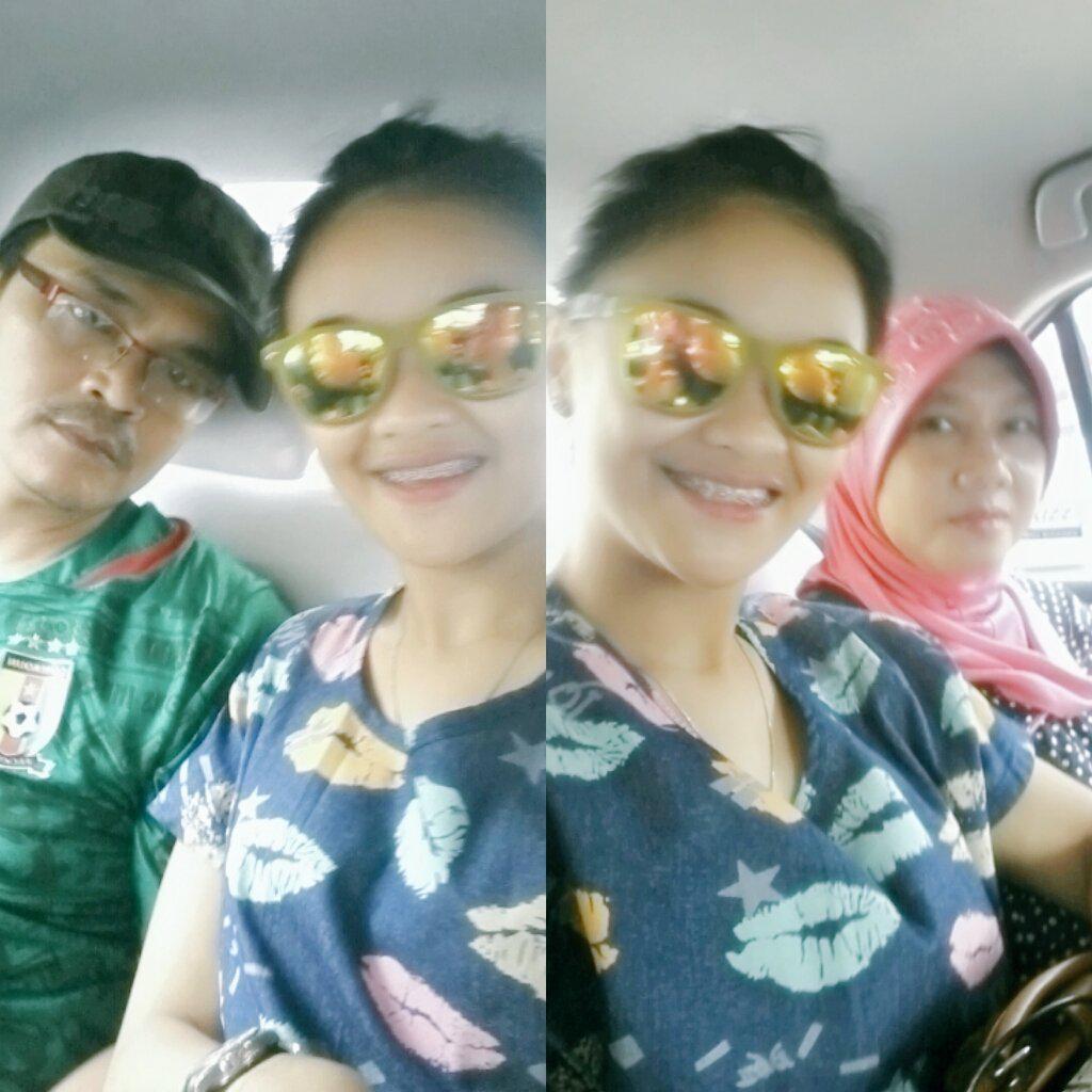 RidwanGiday's tweet photo. Mertua with my wife http://t.co/VD4osGeRdG