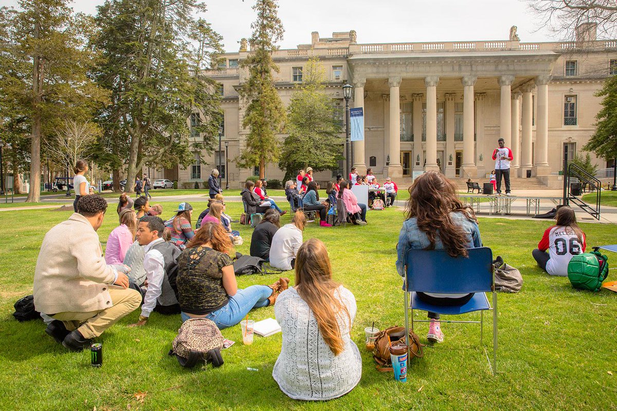 monmouthu's tweet image. Great open mic event outside Wilson Hall today presented by @CommWorks_MU and the African American Student Union.