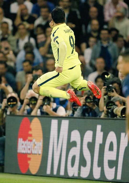 FPhotoed's tweet image. Luis Suarez // #FCB