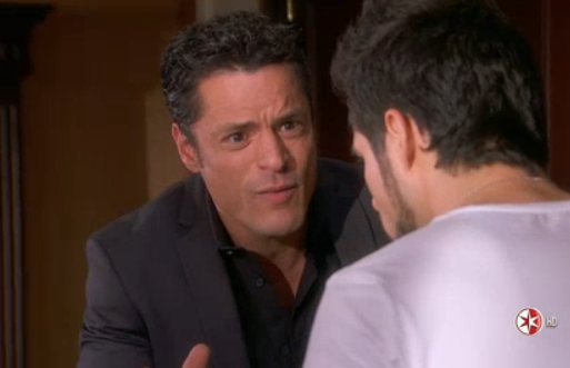 FClubJoseRon's tweet photo. Pedro discute con Osvaldo por no haberle dicho que piensa postularse para presidente de A-Corp #MIVAC http://t.co/rjeZYkRCFi