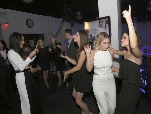 pllsinners's tweet photo. 😍😍 #ABCFamilyUpfront http://t.co/BgrSNq8uFm