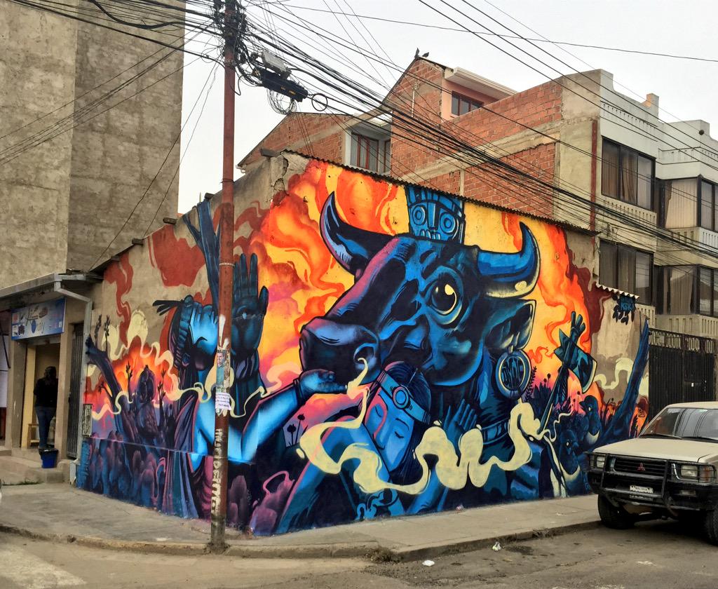 arquitecta's tweet photo. #BAU2015 #tropicalterror una esquina sirve de soporte para la obra de @OzMontania (Paraguay) #Cochabamba #StreetArt http://t.co/TexlmNU1f9