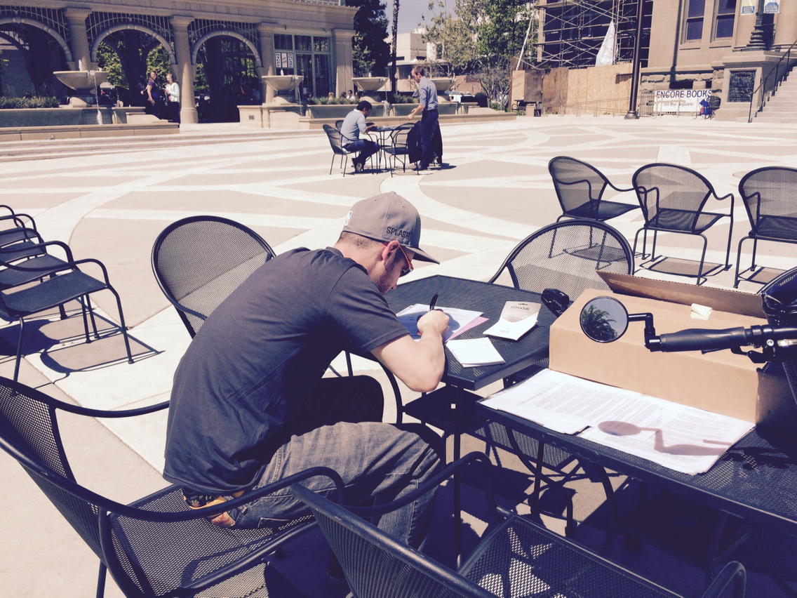 GratefulTwoC's tweet photo. Sending an anti-corruption message to Congress. #repday15 Redwood City, CA http://t.co/KV1sqfJOmJ