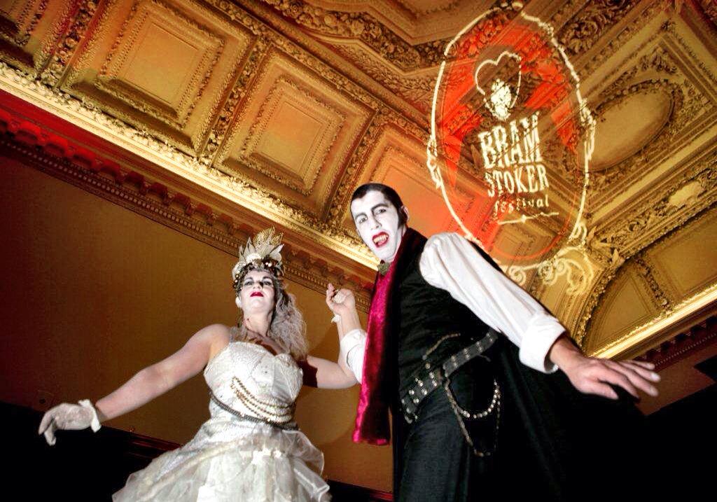 Failte_Ireland's tweet photo. Celebrating our festivals @KilmainhamD8 last evening with #Meitheal2015 attendees. #LoveDublin @bramstokerdub http://t.co/NxymtzRlxD
