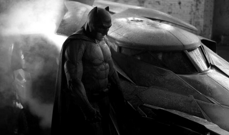 YahooEnt's tweet photo. .@BatmanvSuperman first full trailer coming Monday http://t.co/rCwjJBQ1Hj via @Variety #HolyExpectation! http://t.co/vHOHPtbUDL