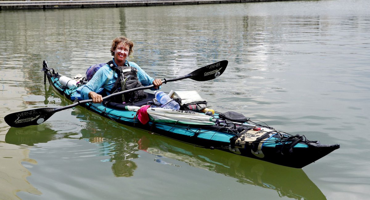 TODAYonline's tweet photo. Australian kayaker #SandyRobson, on a 5-year ocean odyssey, stops over in Sg for about 10 days
http://t.co/Oh09P4hPQ3 http://t.co/k1MwPLDAYW