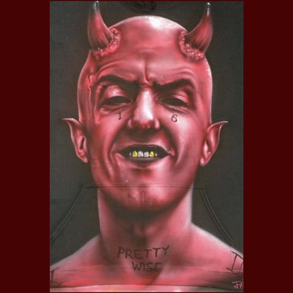zefsidejipsi's tweet photo. @DieAntwoord_fr Ninji has become a devil ! #NInji #DieAntwoord #zefasfok #airbrush #imintroubleagain 👹 http://t.co/ldkfs35LaP