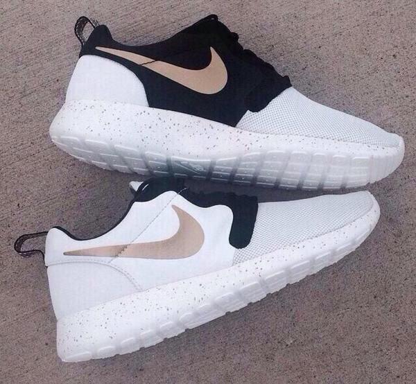 Giving away 3 pairs of these Roshe Runs!
To Enter:
1) RETWEET
2) FOLLOW ME AND <a href="/viperbats/">Viper Bats</a> 
WINNER DMED 4/30 for sz!