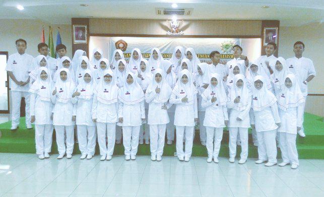 ApprillAprilia's tweet photo. Seputih sebersih seragammu... seikhlas setulus hatimu... dikaulah pengabdi sesama manusia.. penolong para penderita.. http://t.co/3mJQNieYwK