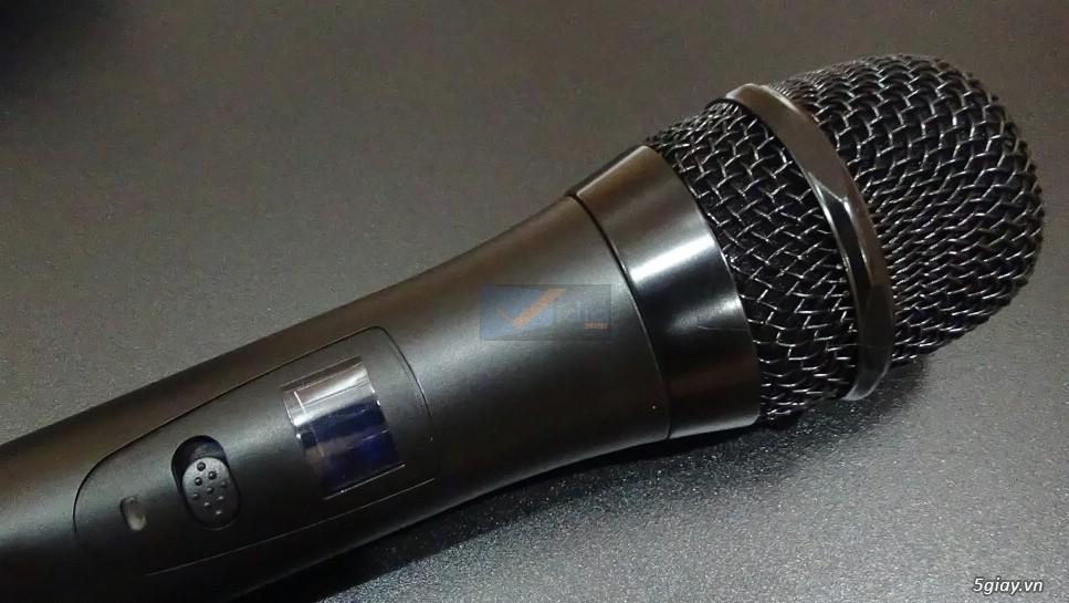 dankaraokehay's tweet photo. Khám Phá Khả #Năng Hoạt #Động Của Micro Cao Cấp MT 990.
http://t.co/F1sBA6rQUO http://t.co/QCc1lzLOND
