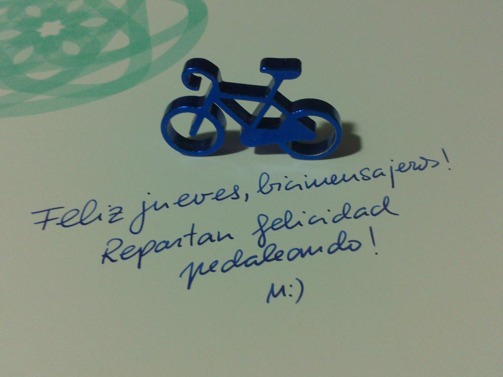 ManRodCas's tweet photo. @bicimensajeros @enviozsevilla @Velocespuntoes http://t.co/jYU3nDJiUG