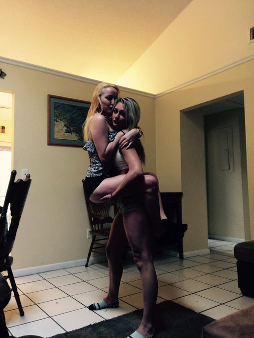 Coxs house gets a little crazy😜 http://t.co/nUsdSw7lJU<a href="/tag/bringoutthebest"class="tags"><span>#bringoutthebest</span></a>