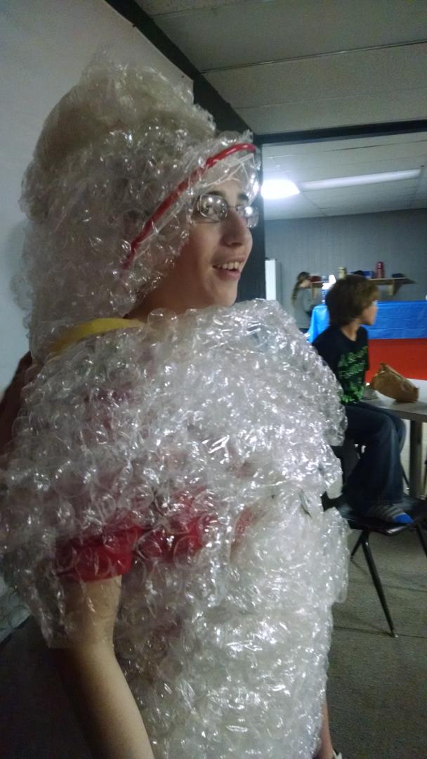 dstephens2000's tweet image. Somo wrestling at church😂😂😂😂😂