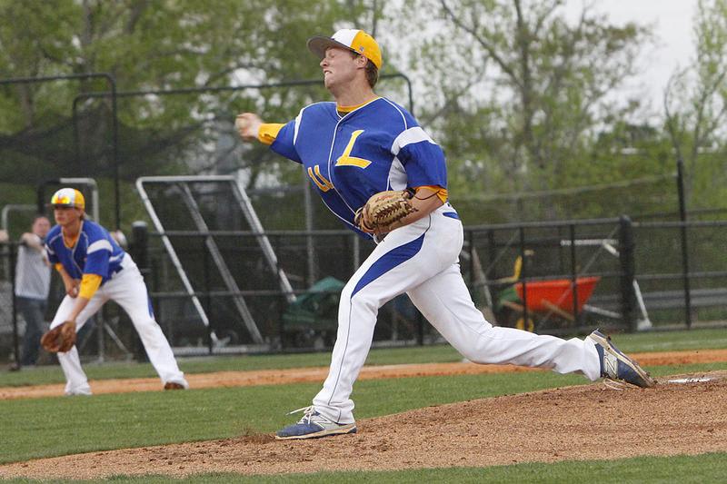 GoFlashWin's tweet photo. Rain Out Blues? Check out Lexington vs RBHS on http://t.co/EYyNVKFBwN. Photos are YOURS Wildcats. http://t.co/HHX80QYFxI