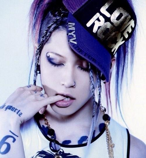 たなん スッキリに雅 Miyavi 出てたけど変わりすぎててもはや別人 T T 高校生の時にかなり好きで憧れて私も口 ピアスとか開けたのに面影ないなぁ 刺青なきゃわからなかった Http T Co Pfrbqm12oq