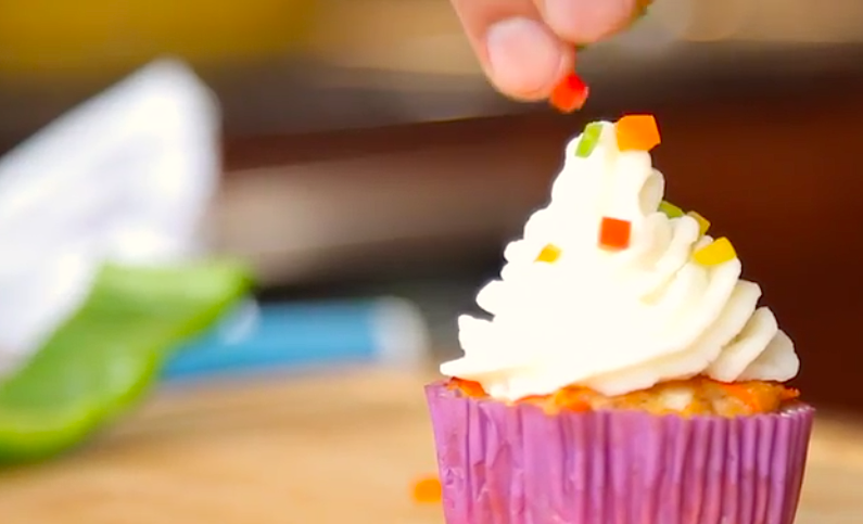 ulive's tweet image. You’ve never seen #meatloaf like this before: bit.ly/1zhjkYR via @elguzii #dinnerhack #comfortfood