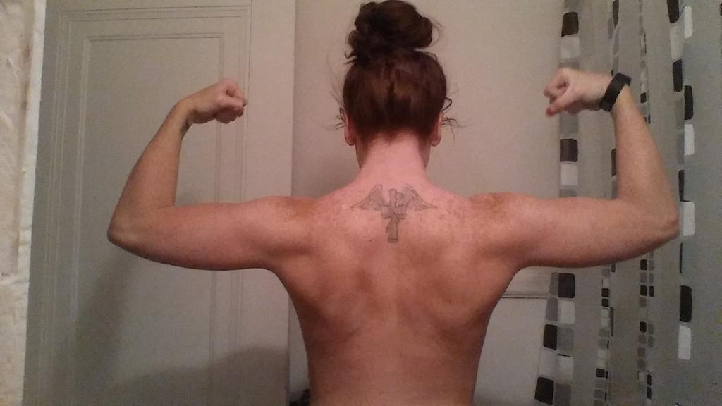 JaeRedHuns's tweet image. Not a camel, but I got some humps on my back too ;) #humpday #progress #backwork #goals #chickswholift