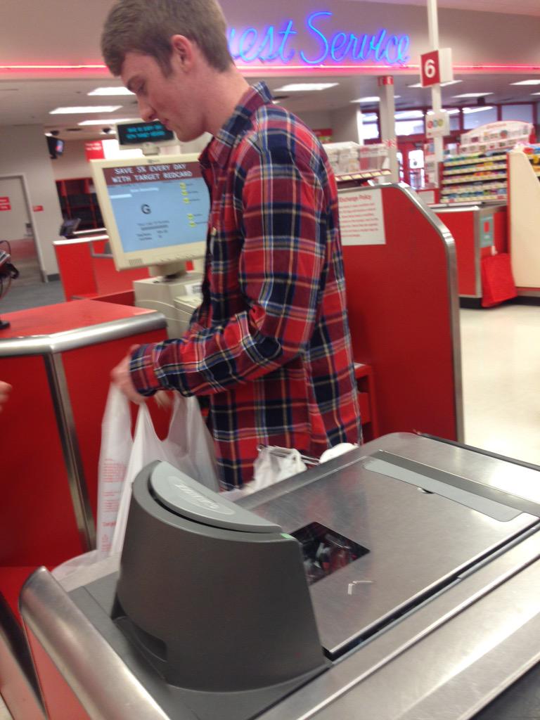 maggiesheetz86's tweet photo. Dylan from Target! #dylanfromtarget #livetweet @Dylan_Buckland http://t.co/VcsWagX4vF