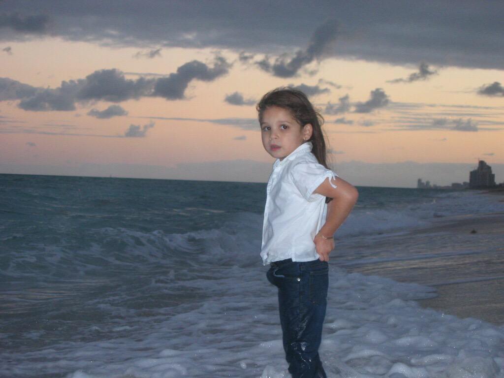 mamitaasoccer's tweet photo. back when I was a model.... #modlestatus http://t.co/PLMISYi8Hp