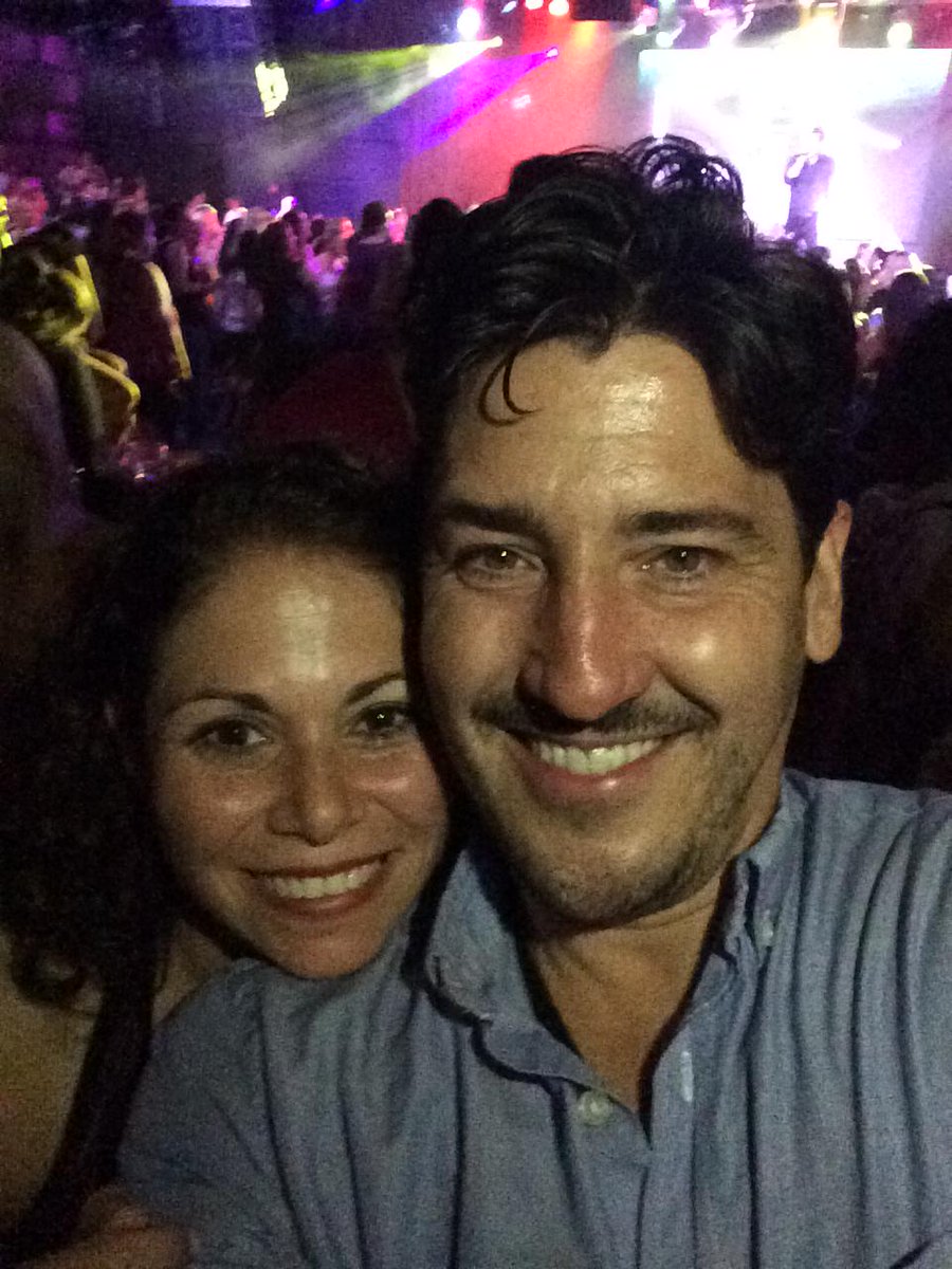 staceym311's tweet photo. @JonathanRKnight #selfieswithJonathan http://t.co/vq8crhV8Za