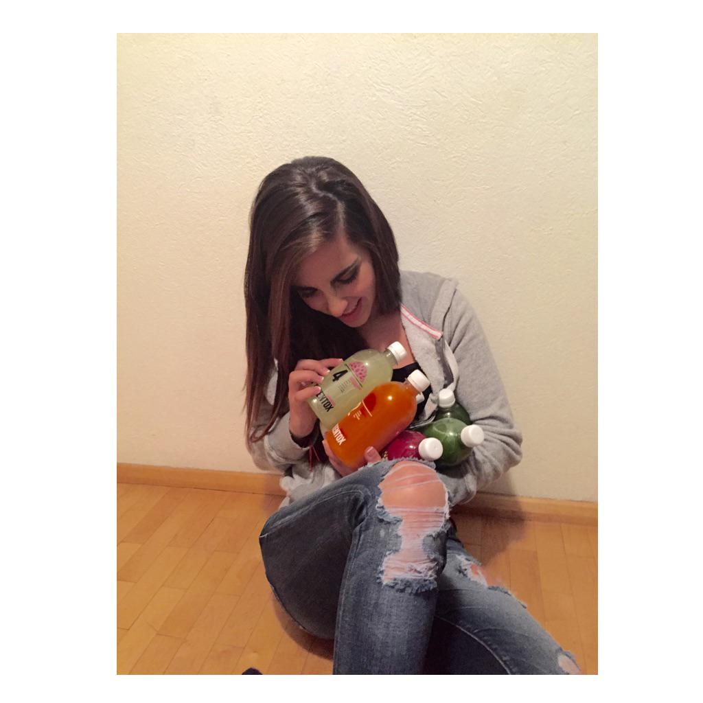 FernandaFuollon's tweet photo. Ya listisima para empezar mi @GreentoxCleanse http://t.co/8axZr0dzmW