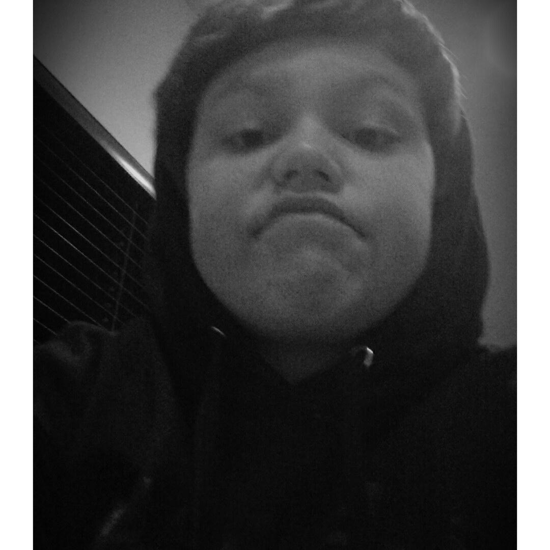 CaedenRiley12's tweet photo. The worlds most common words are I quit, but that's the world not me. http://t.co/WMI0fhelkz