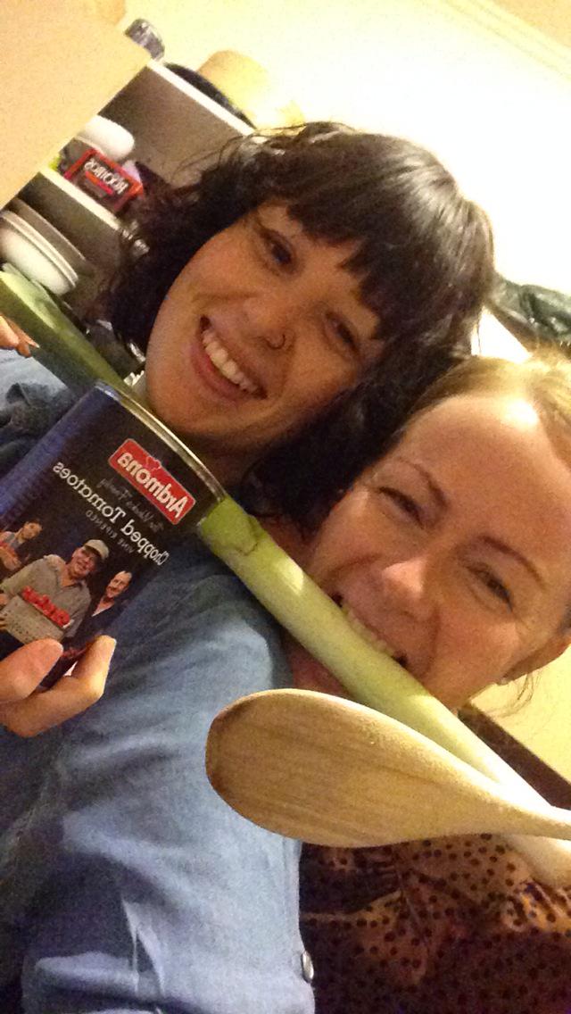 _Maggie_Ryan_'s tweet photo. Made an epic dinner with the crazy aunty last night. Thanks #myfamilycan @SPCAustralia http://t.co/sinvMEwwLa