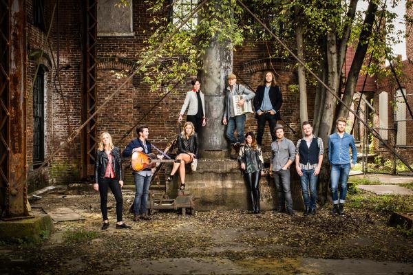 tenoutoftenn's tweet photo. Our friends at @Southern_Living are giving away a 2 tix to our show at @TheRyman! Enter here: http://t.co/AEXJW1meBN http://t.co/kbsHPB63dh