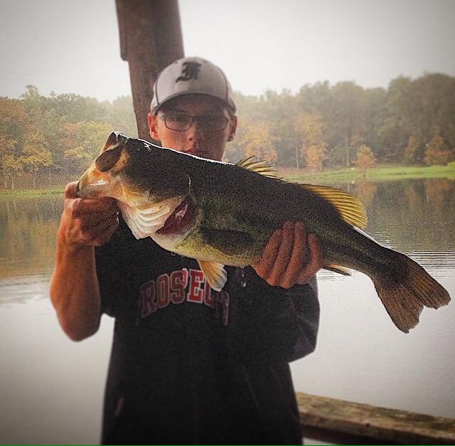 ShowMeOutdoors's tweet photo. Staff member @judd_weible with this chunky 6.3lb bass! http://t.co/eXpHorpn2P