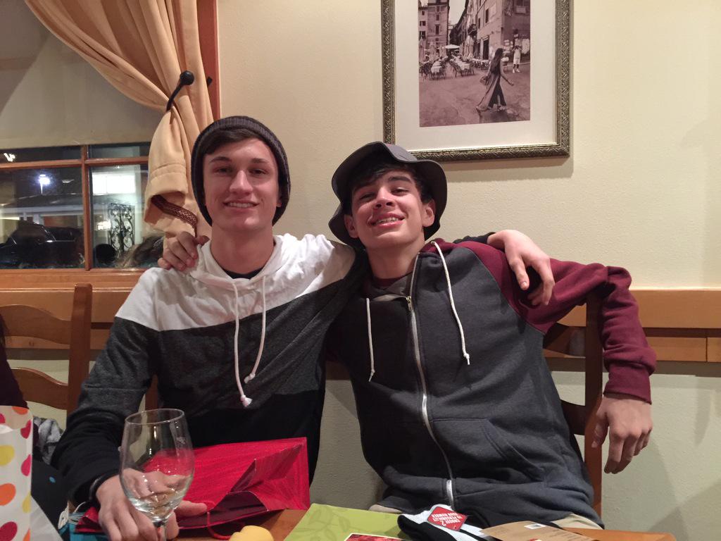 StephenNymberg's tweet photo. Brothers http://t.co/YFqkDphbj5