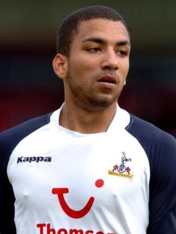Happy 28th Birthday to Aaron Lennon who is currently on loan at Everton 