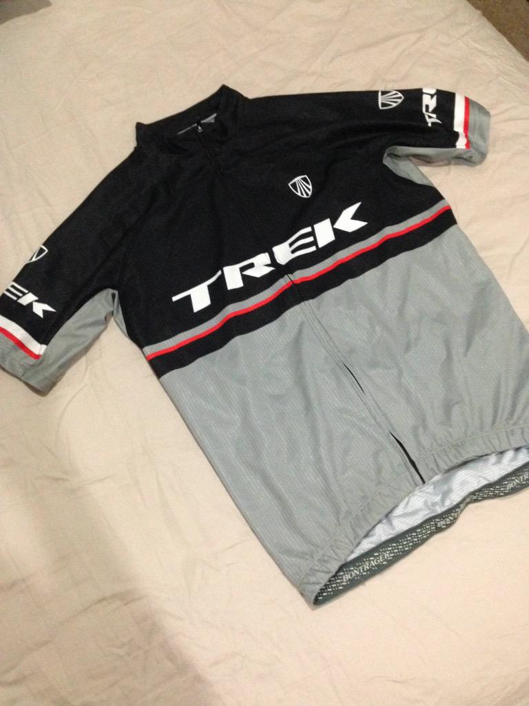 B_Crossy's tweet photo. Thanks for the #trek jersey @SHAUN__CAM  I'll make sure it gets some riding http://t.co/sVzMQy1cEm