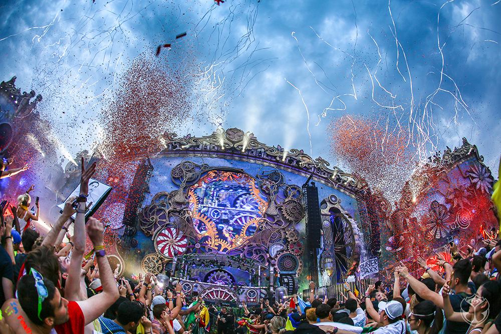 tomorrowland tweet picture
