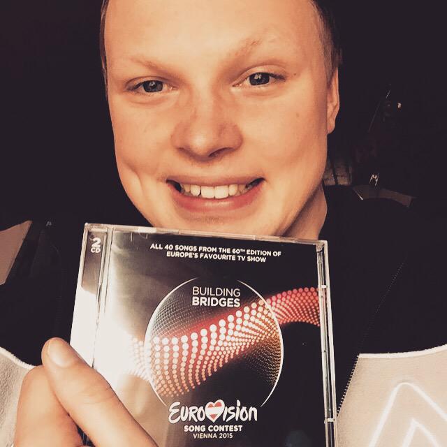 EuroGagaSwiftie's tweet photo. The wait is finally over 😍😍😍
The #CDOfTheYear has arrived ❤️❤️❤️ #LetsGetThisPartyStarted 😍❤️😘 http://t.co/4klLHQXdY9