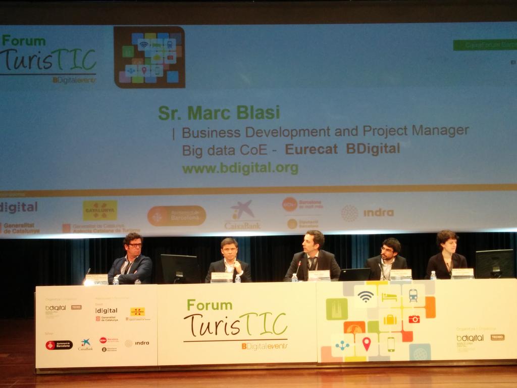 laura_eleon's tweet photo. #turismo de futuro. Interesantes ponencias en la 3aEdició #ForumTurisTic  @bdigital con @betpueyo  @MuseuNac_Cat http://t.co/t5DNUGcphi