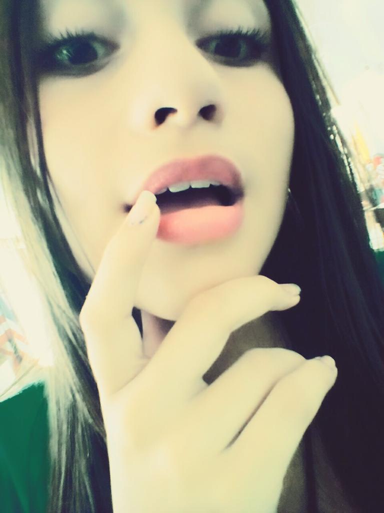 HerreraLaura's tweet photo. Jajajjaja yo acá tratando de ser 👯"sexy"👯 #MisionImposible 😝 
....soy demasiado tierna 😂😂😂😂sii claro! http://t.co/FXGq3E25XN