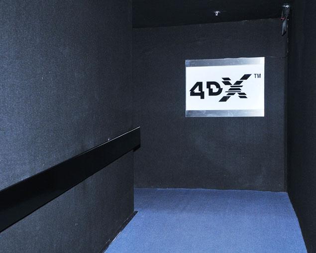 NainggolanChan's tweet photo. @blitzmegaplex 4DX yg membuat berbeda dengan bioskop lain. So exclusive for me. #BlitzVelvetClassGI http://t.co/hU1eg9Z7mG