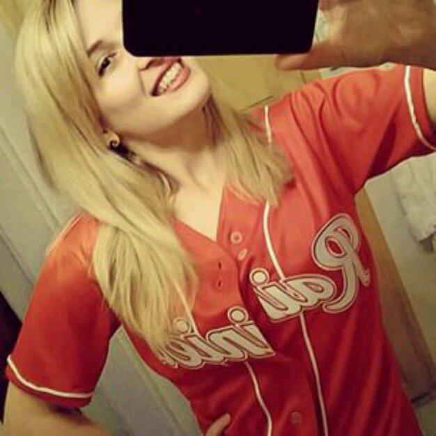 LiveCannoli's tweet photo. NEW TACOMA RAINIERS JERSEY! Reppin my home team! #TacomaAAA #ladyinred #GoRainiers @RainiersLand  @RhubarbReindeer http://t.co/GQMa5crqju