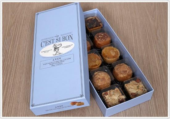 더라인에서 물방울가슴성형을 받으신 고객님께서 자연스럽고 볼륨있는 가슴라인을 만들어주셔서 너무 감사하다며 더라인에게 맛있는 간식을 선물해주셨어요~ 감사합니다♥ #더라인성형외과 #감사선물 #감사합니다