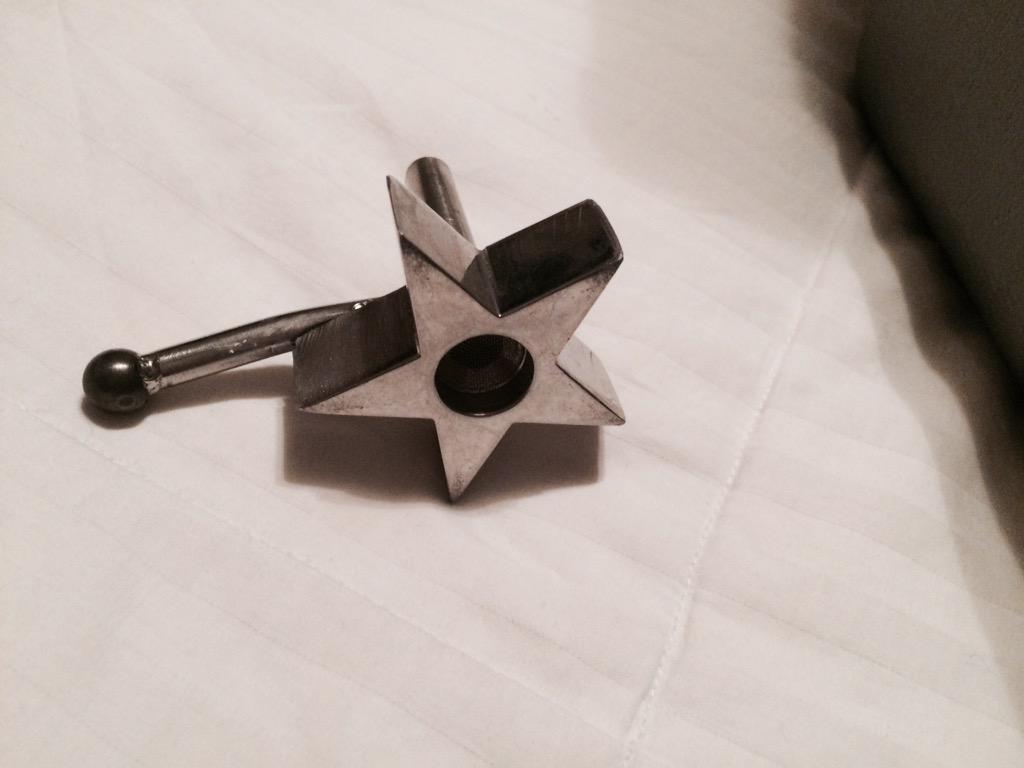 cloudsbongs's tweet image. New design and a couple of stems finalizing the web site   Will post when done