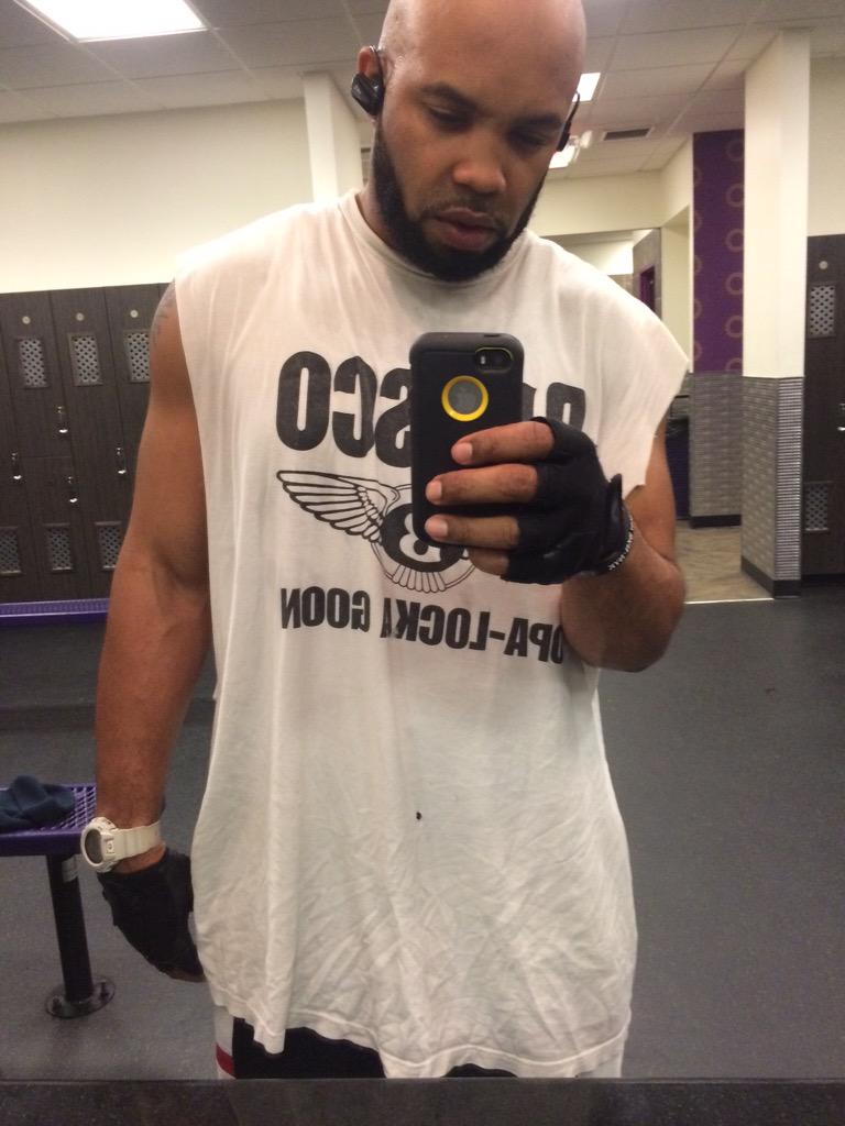 sevvyn's tweet image. Abs and cardio bout to lean out for summer #pooledition #train #fitness #gymrat